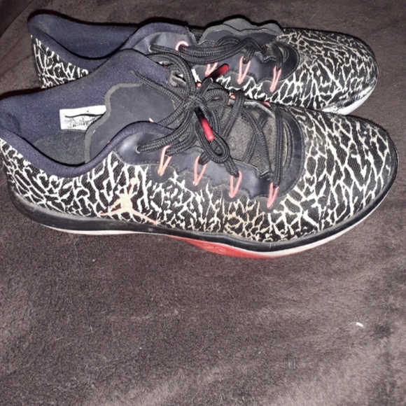 Nike Jordans - Picture 2 of 4